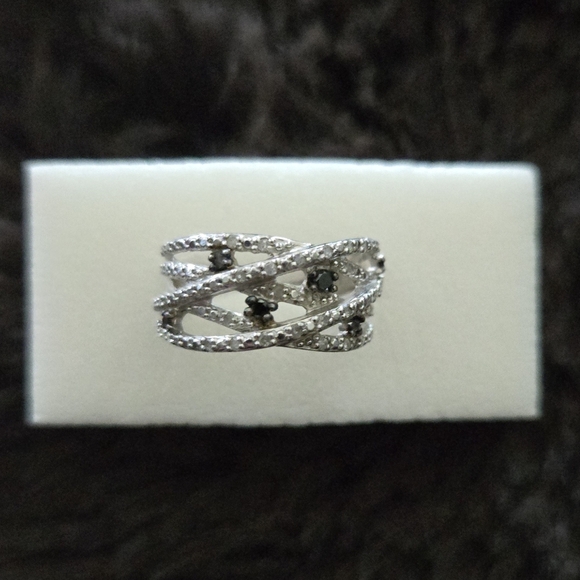 Jewelry - 925 Silver and Black Women's Ring